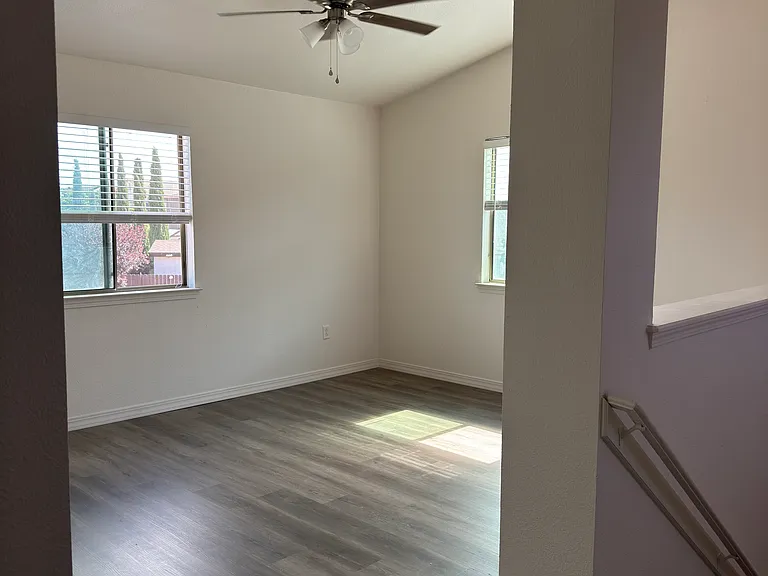 14265 Woods Point Ave — Photo 5