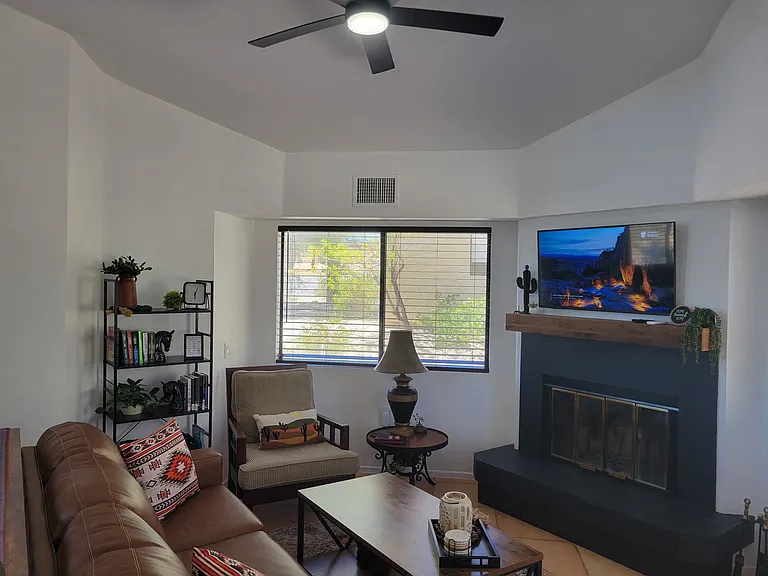 1638 Las Casitas Dr — Photo 3