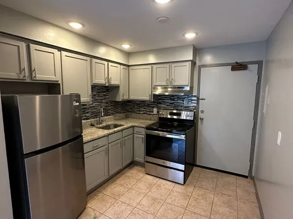 40-44 Briarwood Ln #16A, Branford, CT 06405