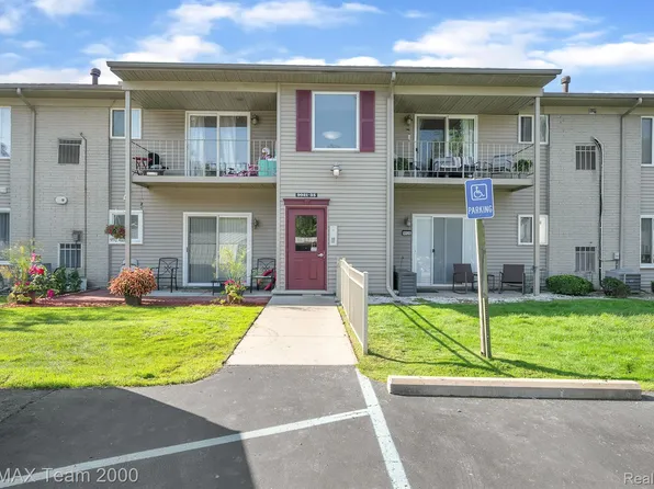 9921 Allen Pointe Dr, Allen Park, MI 48101