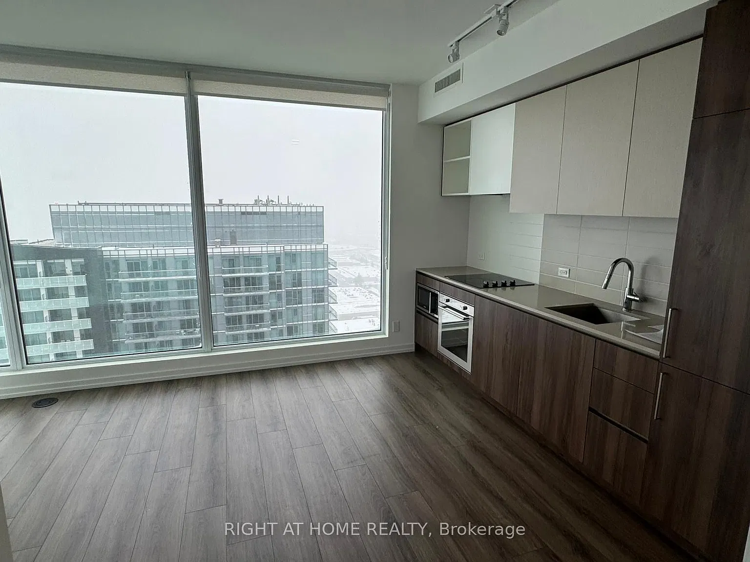 2 bed, $2,600 — Photo 4