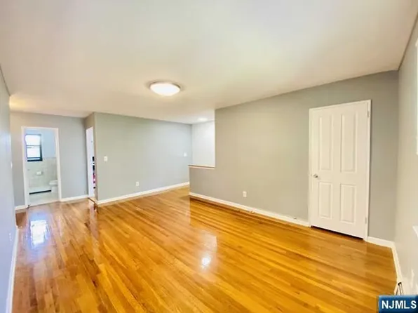 132 Myrtle Ave APT 12, Fort Lee, NJ 07024