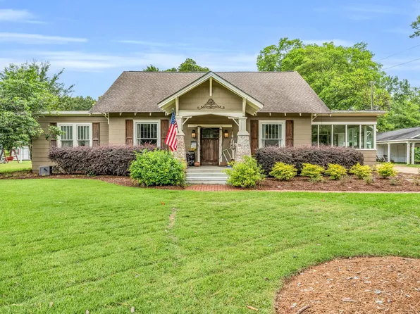 27185 E Main St, West Point, MS 39773