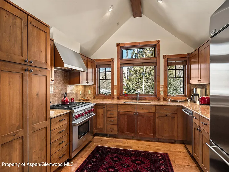 513 W Main St #B202 — Photo 14