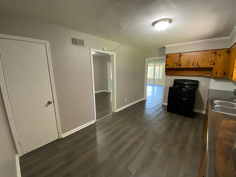 1346 Wedgewood Dr — Photo 18