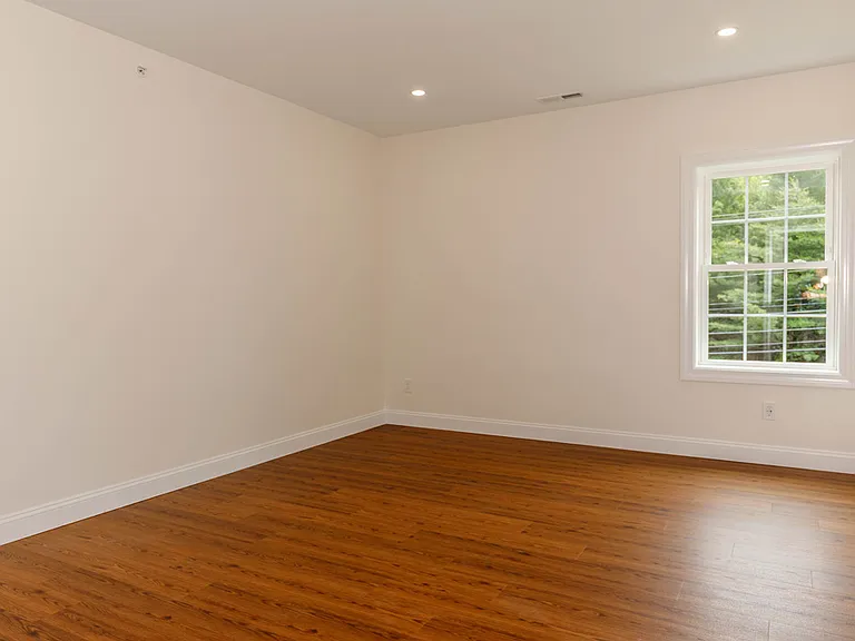 150 State Rd E #6 — Photo 6