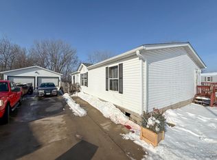 494 18th St E, Zumbrota, MN 55992