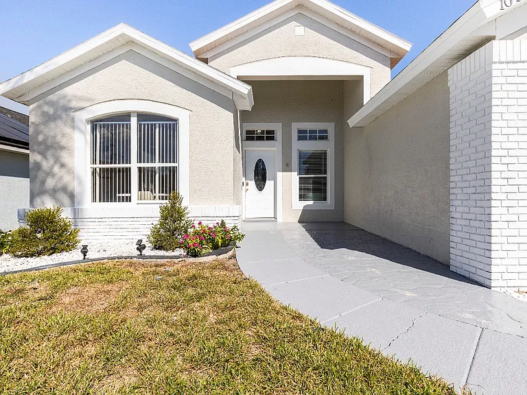 1041 Jaybee Ave — Photo 2