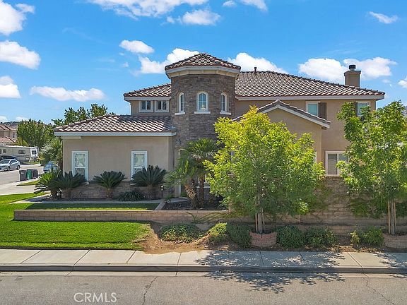 5th image of 39339 Desert Lilly Ct