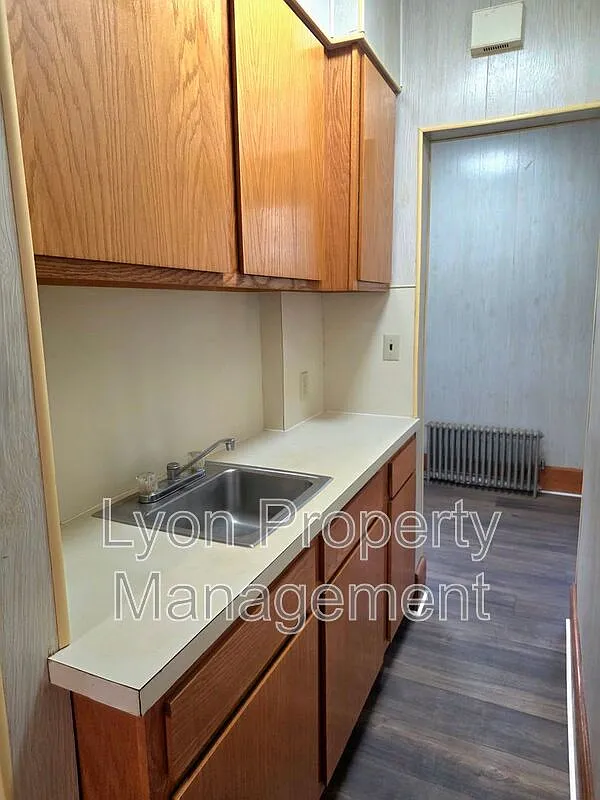 1 bed, 1.0 bath, 700 sqft, $1,295 — Photo 4