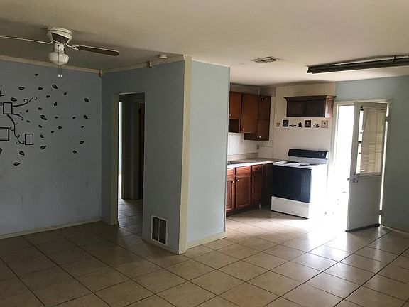 2nd image of 2103 E Poinsettia Ave