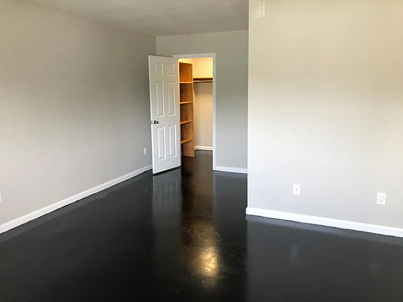 5th image of 11022 Cedar View Rd