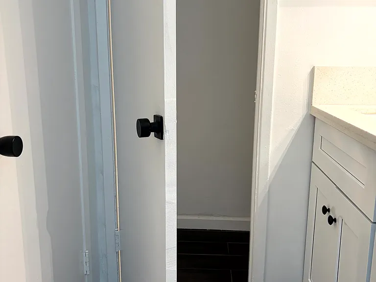 11831 Mayfield Ave #6 — Photo 10