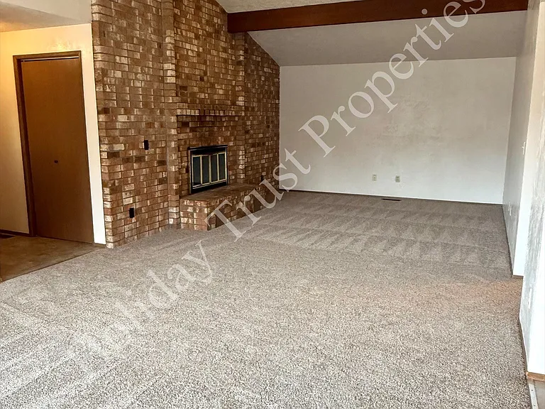 3626B Lorne St SE — Photo 3
