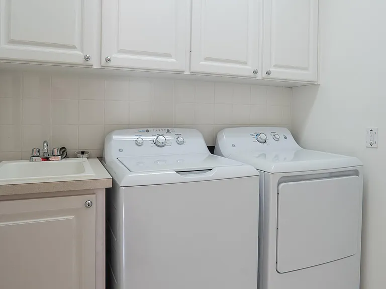 186 Soriano Dr — Photo 17