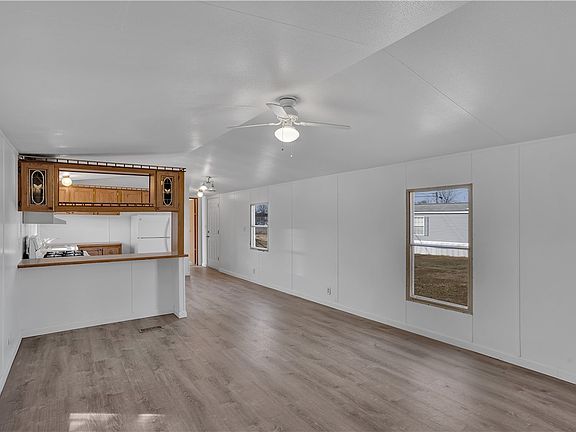 4th image of 246 Carol Dr