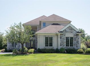 8295 Garrock Rd, Williamsville, NY 14221