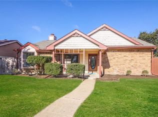 421 Quail Hollow Dr, Mesquite, TX 75150