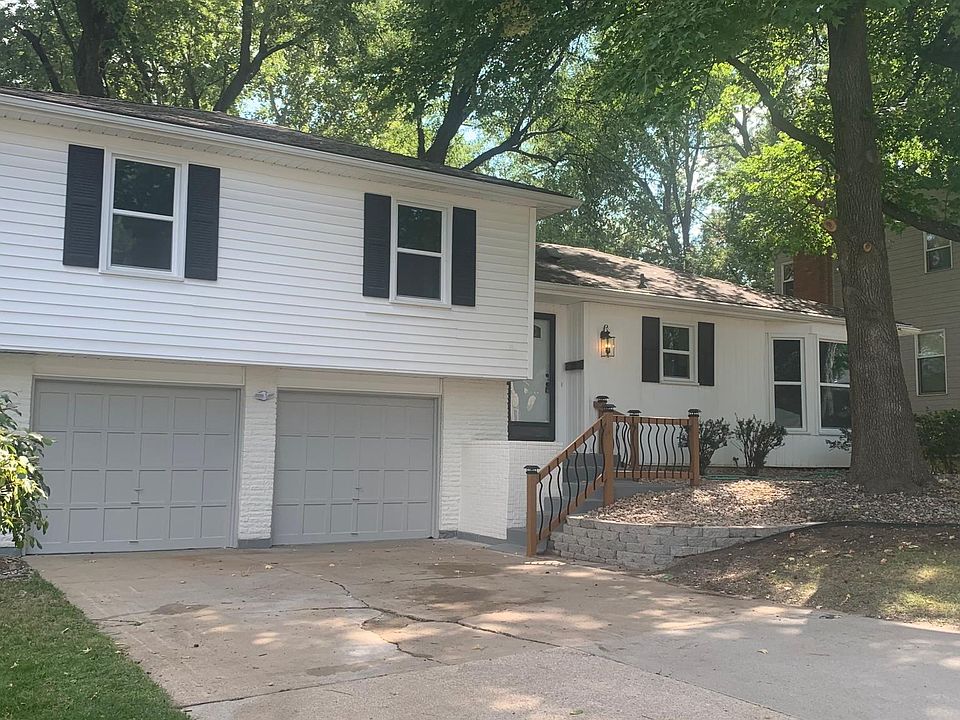 1st image of 9715 W 91st Pl