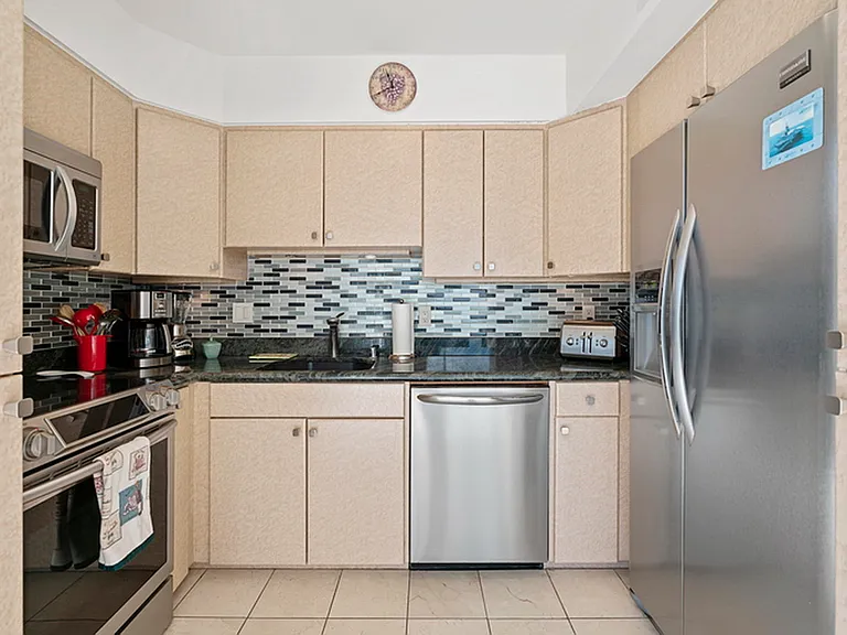 1720 Avenida Del Mundo #1406 — Photo 10