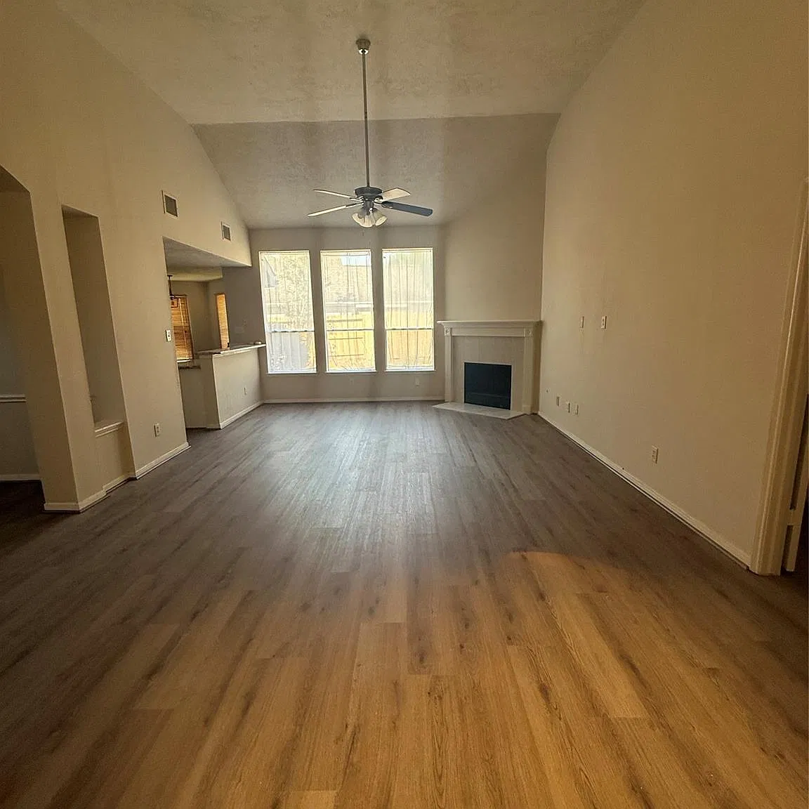 4 bed, 2.0 bath, 1892 sqft, $2,145 — Photo 2