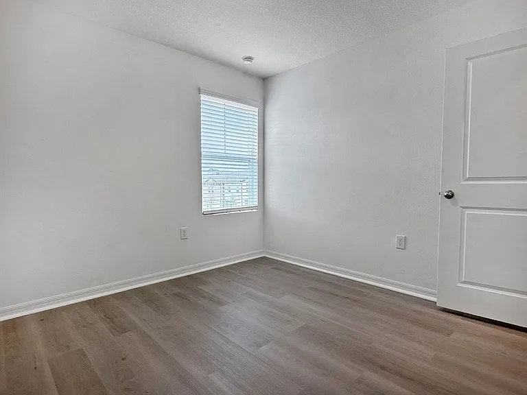 959 Grandin St — Photo 18