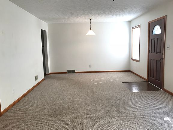 3rd image of 1404 Lynhurst Dr