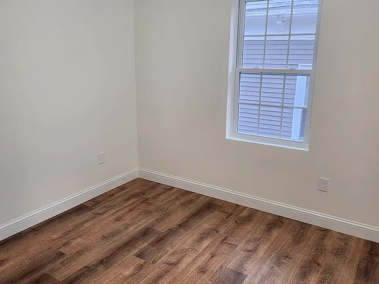 26 Cromwell St #1 — Photo 30