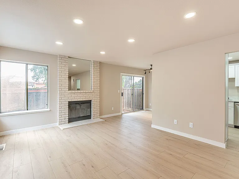 19723 Redwood Rd — Photo 28