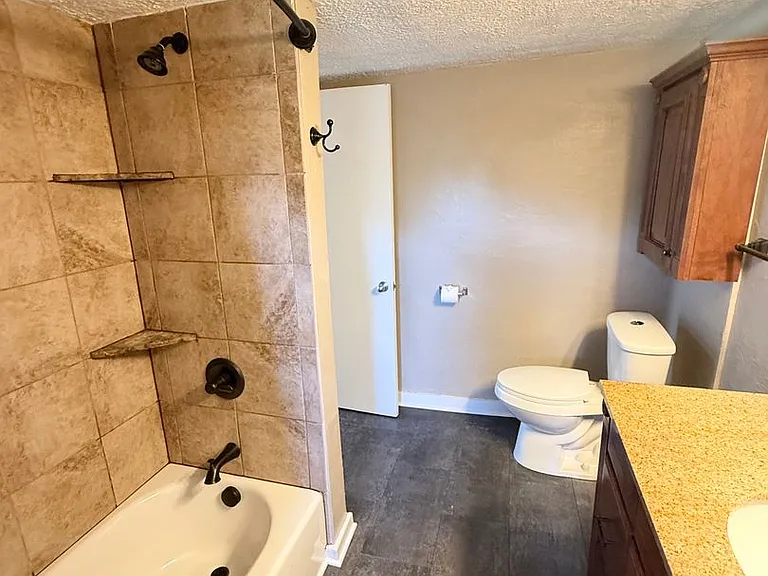 28 Zimmerman St — Photo 21