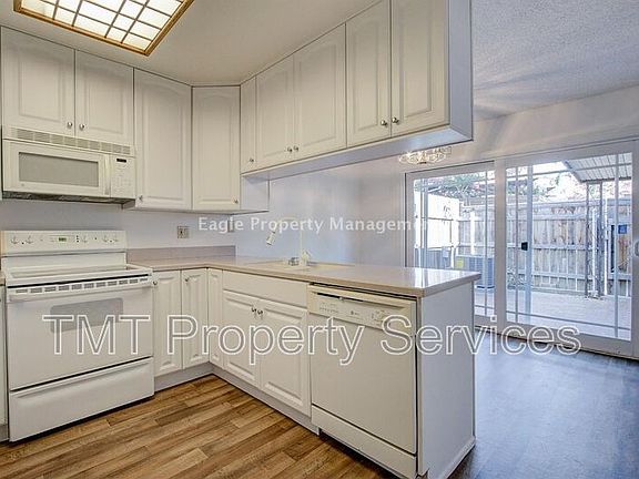 3rd image of 5038 Greenberry Dr