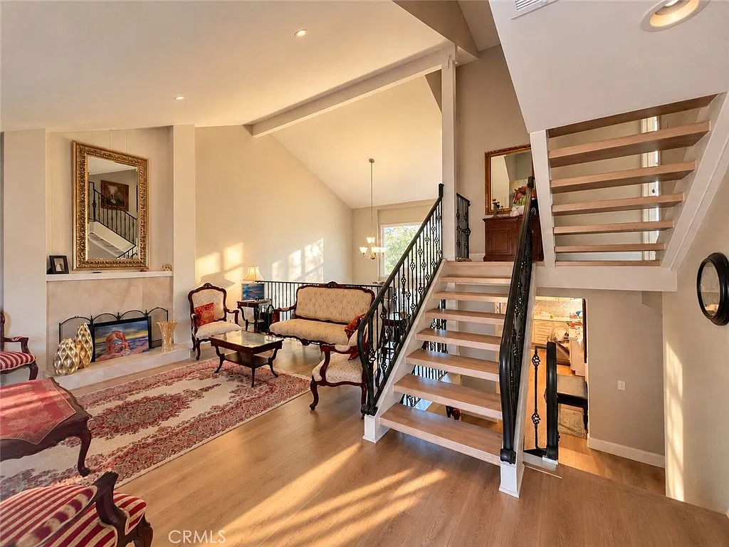 4 bed, 2.5 bath, 2166 sqft, $5,000 — Photo 1