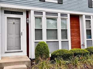 825 Pine Way Dr, Columbus, OH 43085
