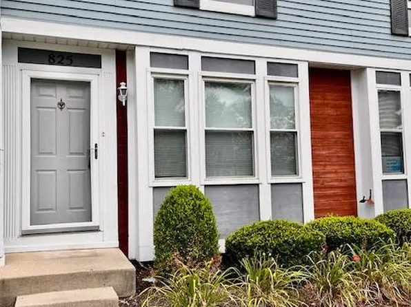 825 Pine Way Dr, Columbus, OH 43085