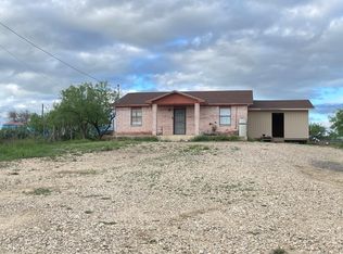 822 Ranchitos Rd, Eagle Pass, TX 78852