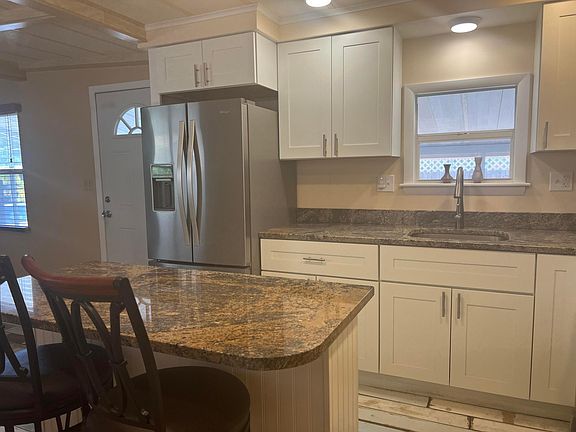 2nd image of 7966 SE Wren Avenue