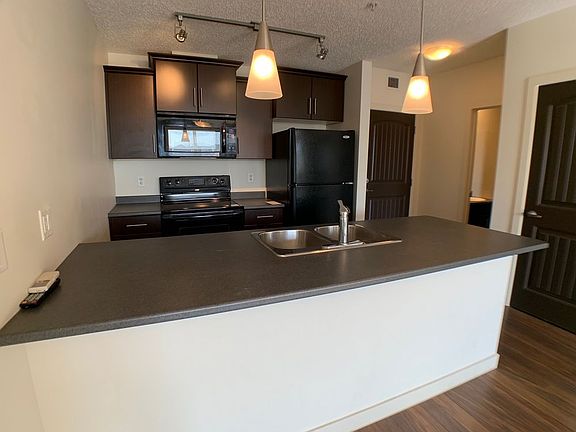 2nd image of 135 B Sandpiper Rd #1108