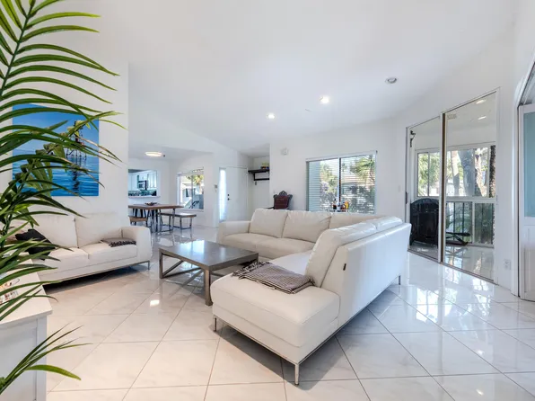 7485 Glendevon Lane #1105, Delray Beach, FL 33446