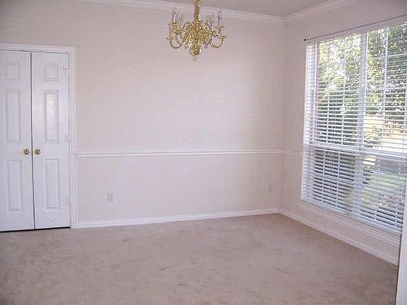 5th image of 7809 Yorktown Dr