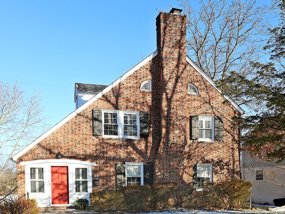 1st image of 39 Lansdowne Dr