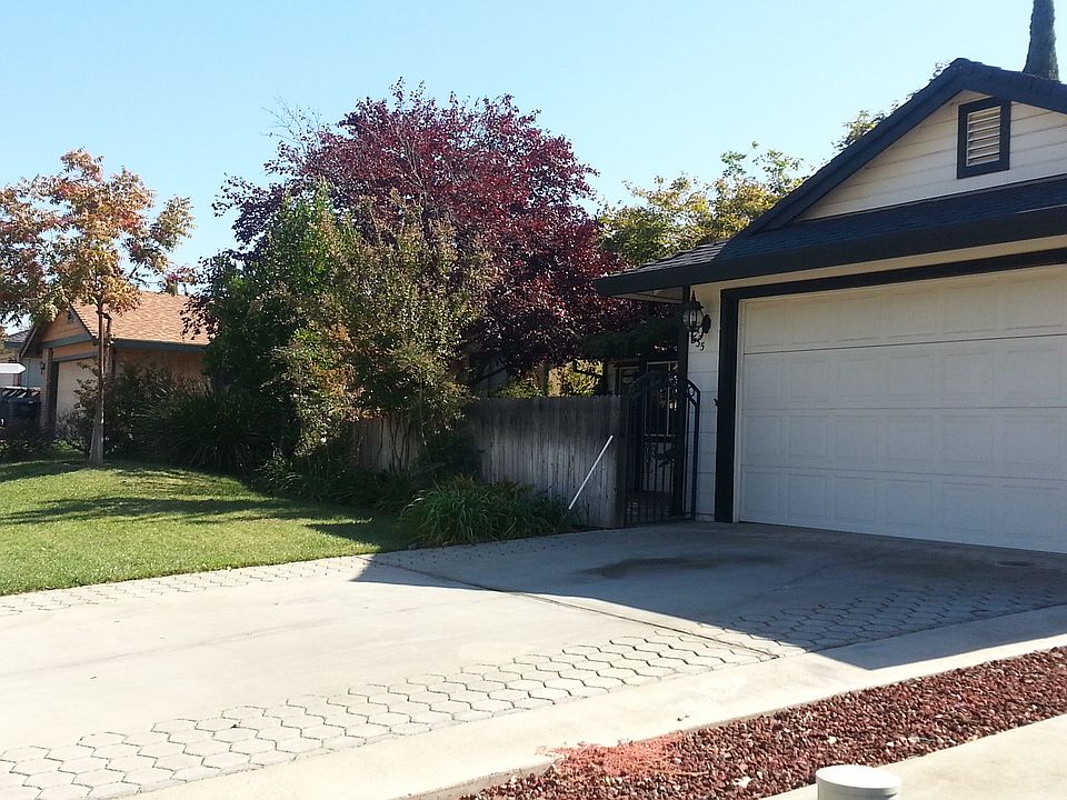 1st image of 335 Blacksmith Ave