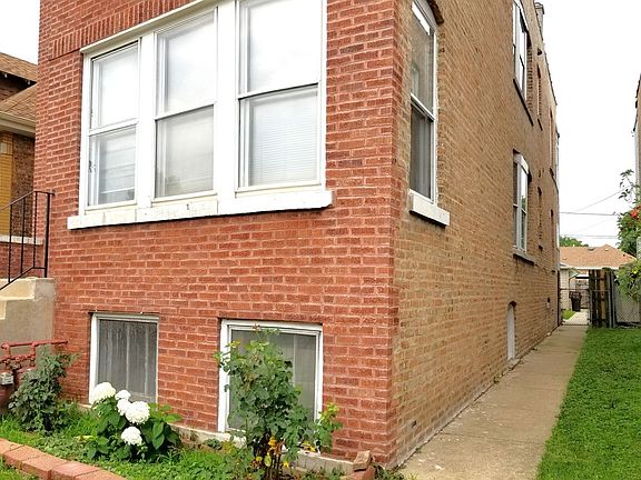 2nd image of 3028 W 53rd Pl