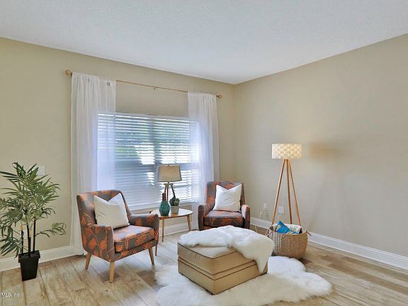 3rd image of 1002 Garrison Dr
