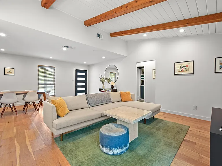1605 Springer Ln — Photo 9