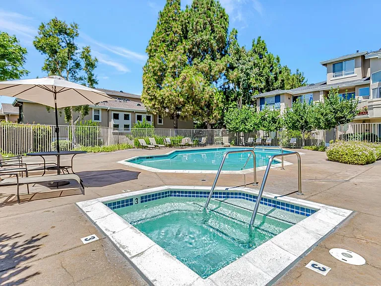 1007 Esparanza Way — Photo 28