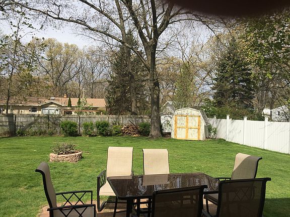 4th image of 1265 Woodhaven Ave