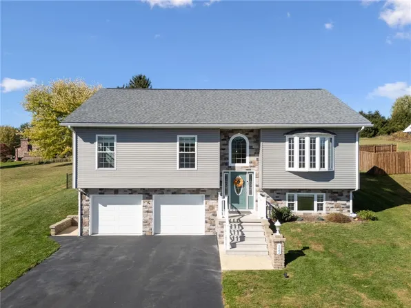 122 Grand View Dr, New Derry, PA 15671