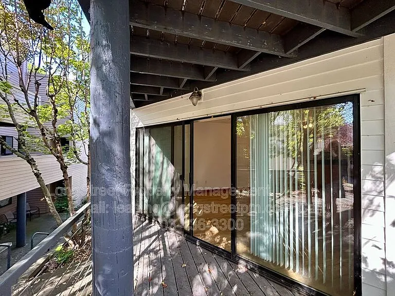 720 NW Naito Pkwy #D22 — Photo 22