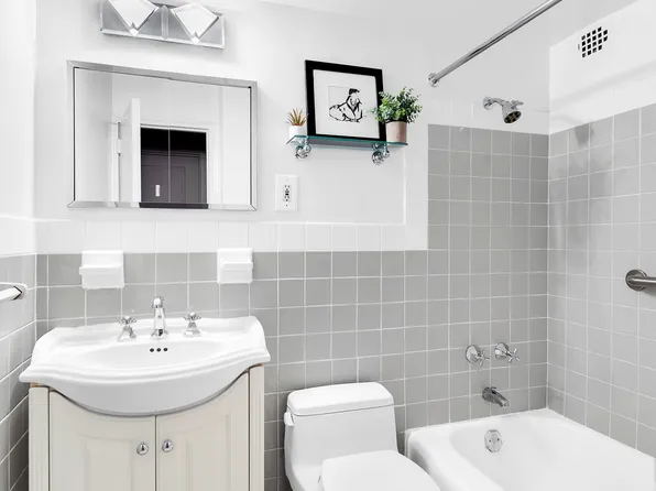 411 East 53rd Street image 7 of 9