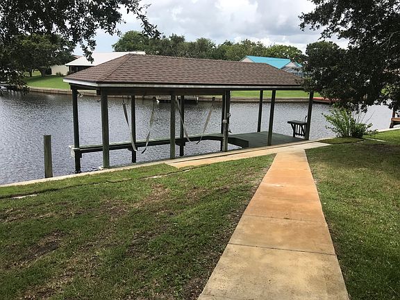 4th image of 15 Coral Reef Ct N